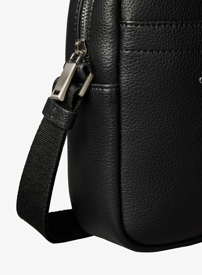 CALVIN KLEIN Raised Logo Plaque Slim Reporter Bag